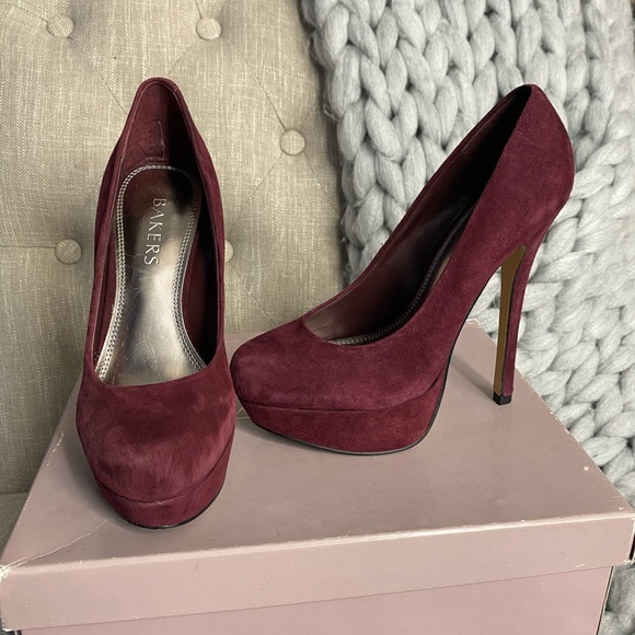 BAKERS - BURGUNDY SUEDE PUMPS - Picture 4 of 6